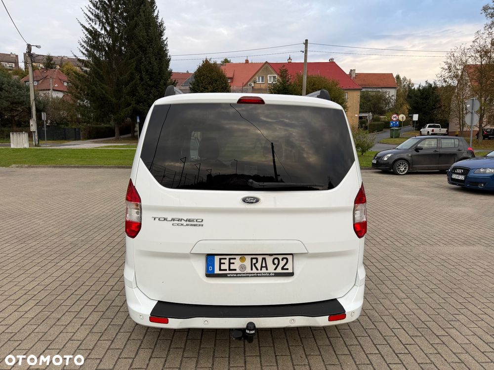 Ford Tourneo Courier - 8