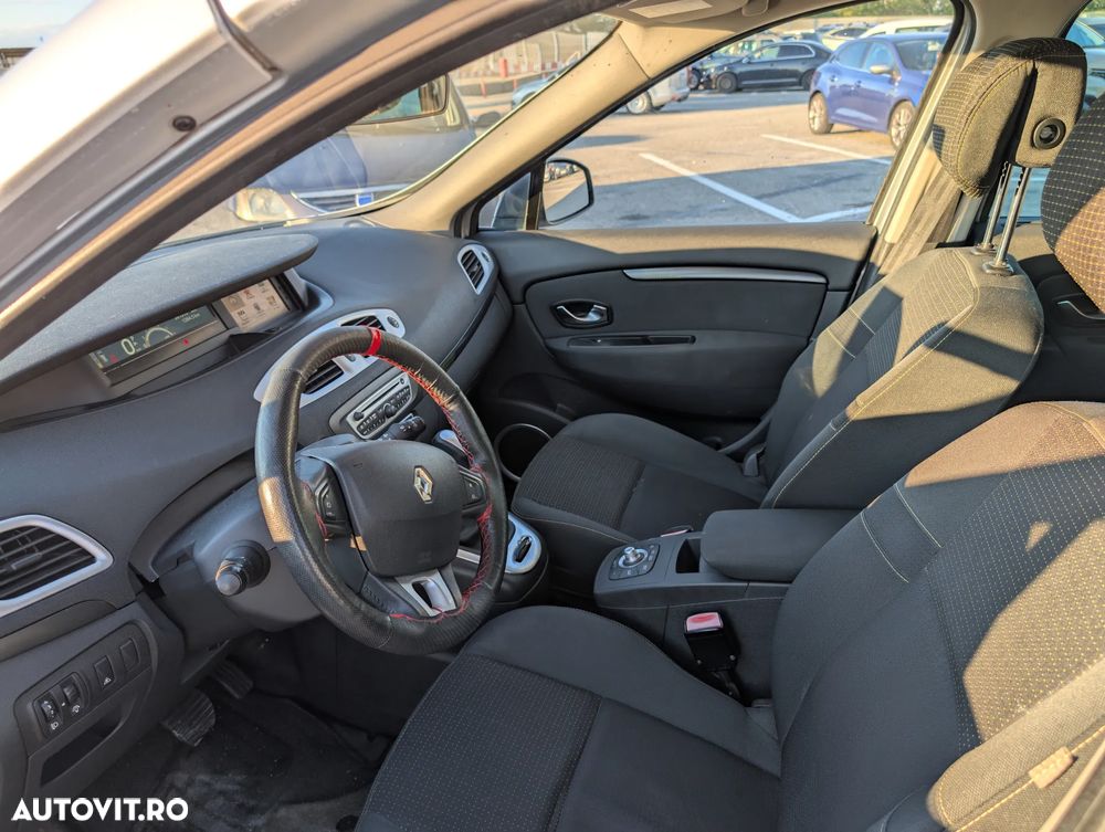 Renault Grand Scenic - 9
