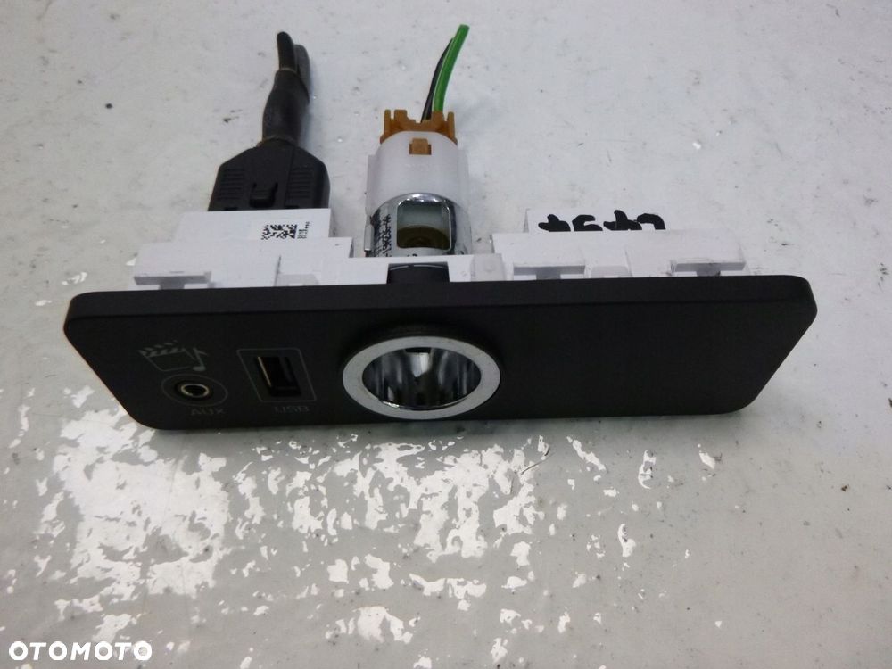 VOGUE L405 SPORT PORT GNIAZDO AUX USB ZAPALNICZKA - 3