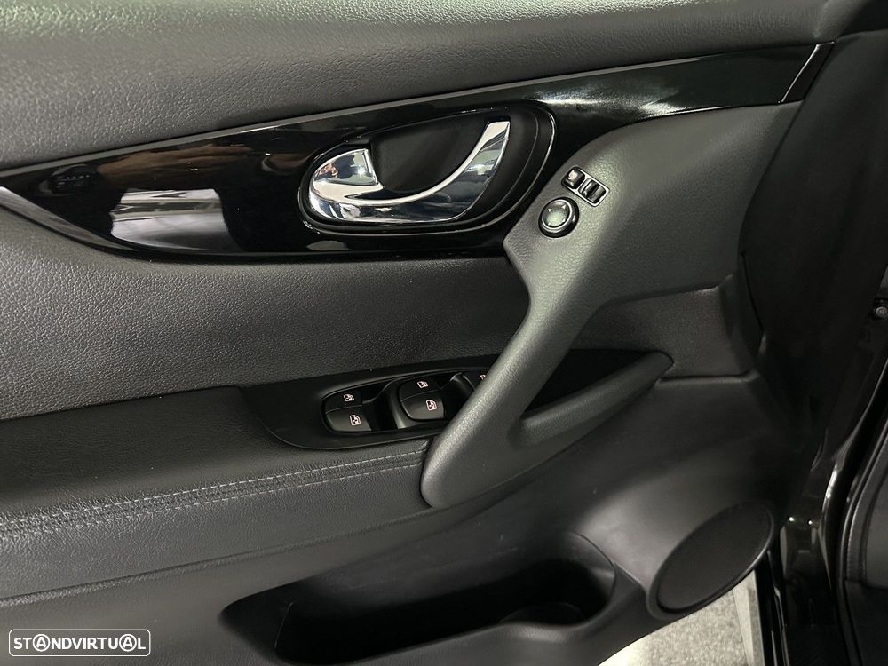 Nissan Qashqai 1.3 DIG-T N-Connecta J18 - 21