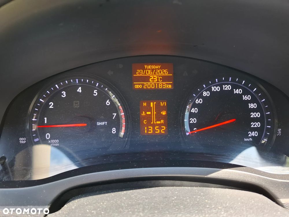 Toyota Avensis 1.8 Active - 9