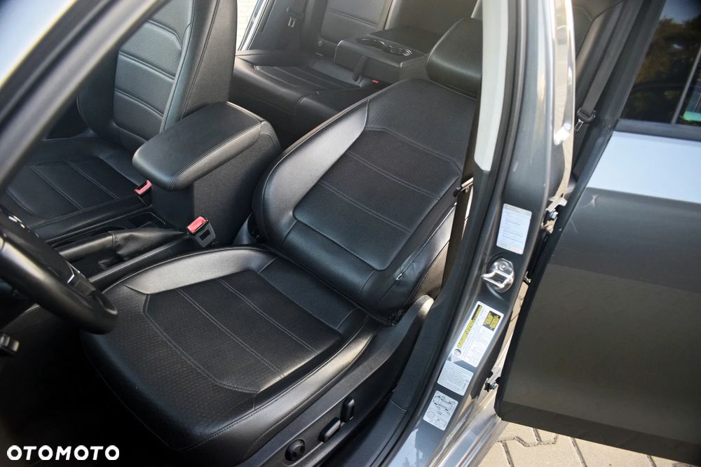 Volkswagen Passat - 36