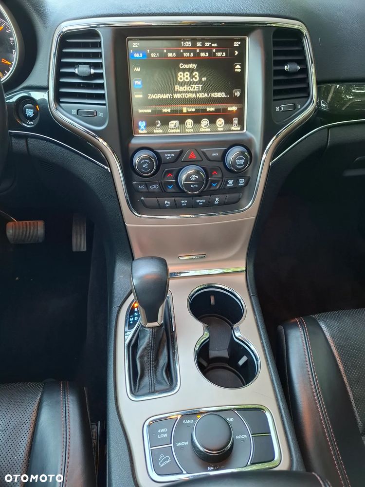 Jeep Grand Cherokee - 12