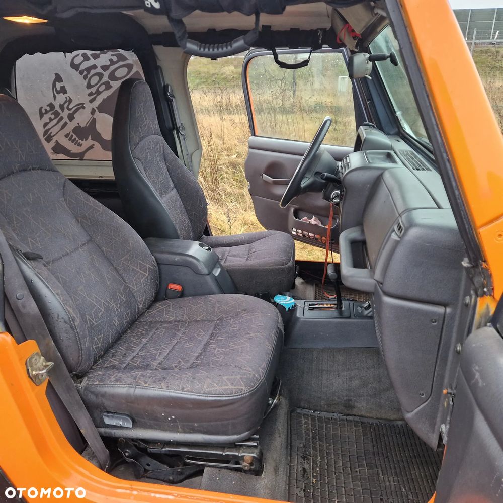 Jeep Wrangler 4.0 Sport - 21