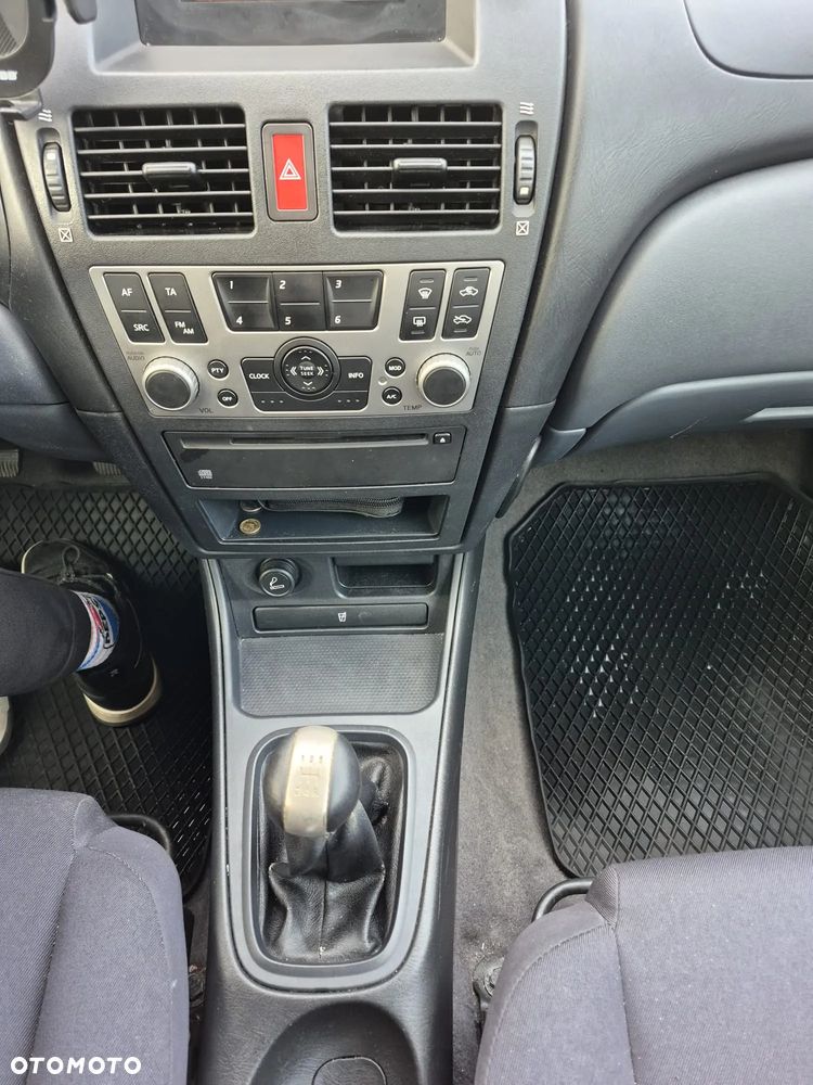 Nissan Almera 1.5 acenta PLUS - 16