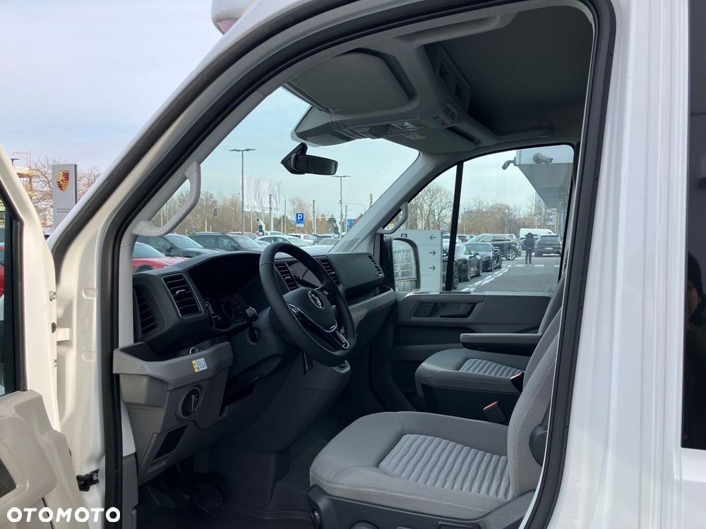 Volkswagen Grand California Grand California 600 silnik: 2,0 l TDI EU6 SCR BlueMotion Technology 130 kW skrzynia biegów: Przedni napęd automatyczna 8-biegowa rozstaw osi: 3640 mm - 9