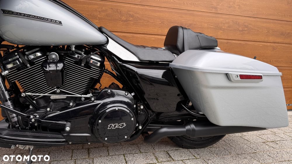 Harley-Davidson Touring Street Glide - 12