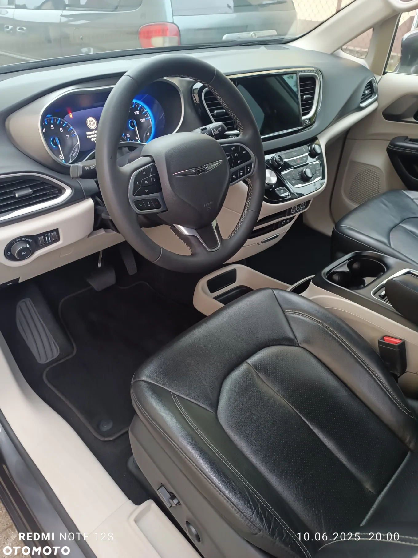 Chrysler Pacifica - 19