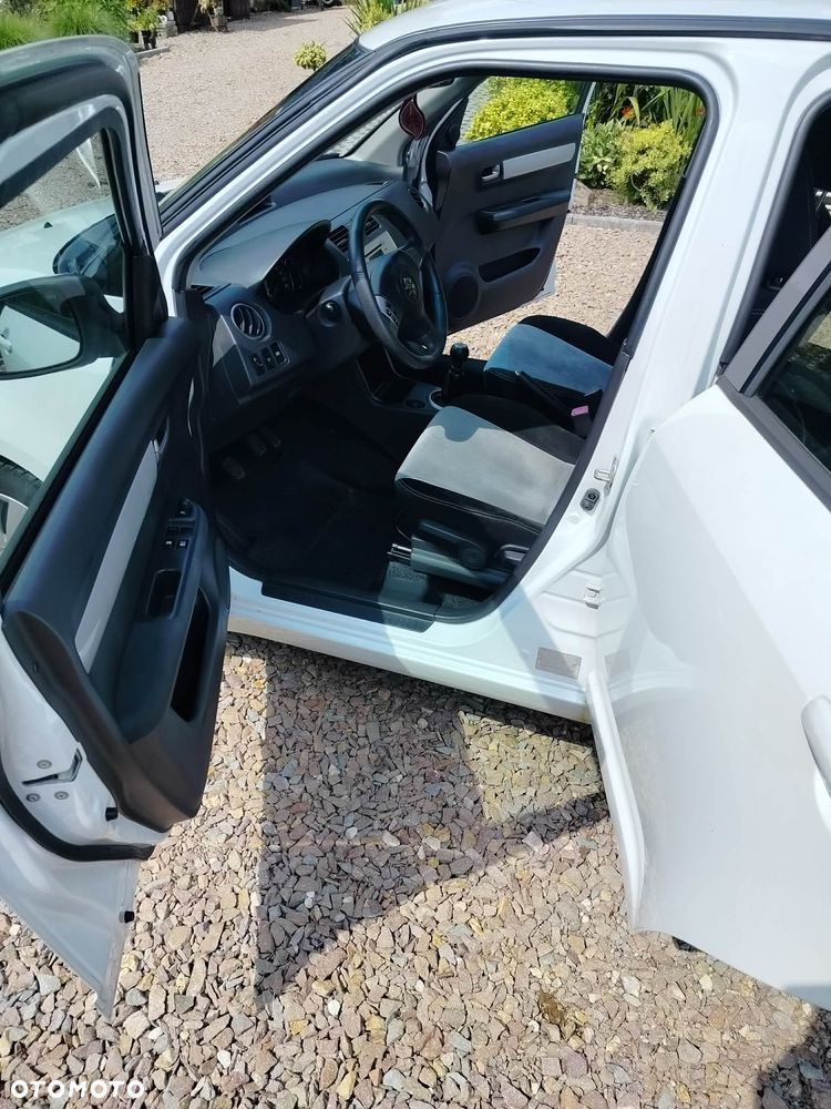 Suzuki Swift - 15