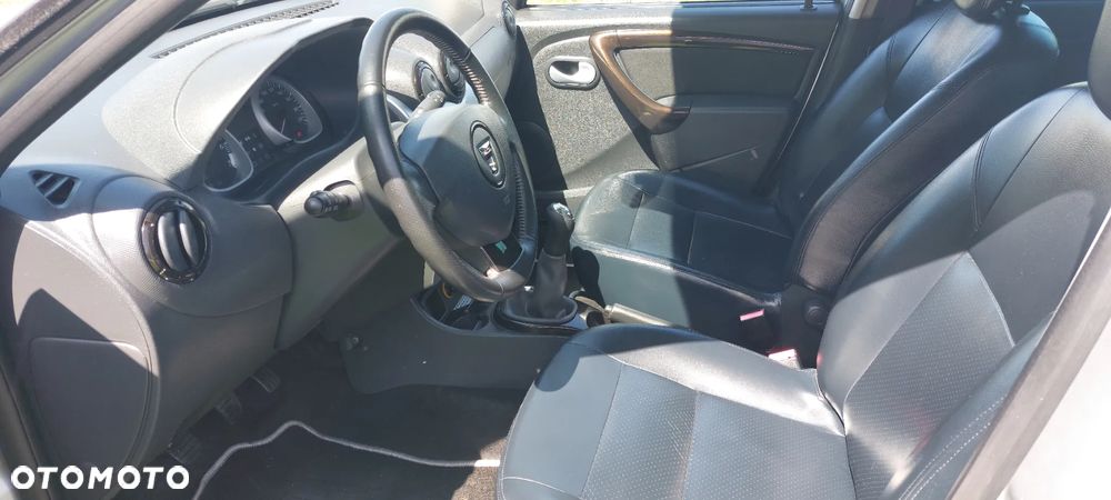 Dacia Duster 1.6 16V 4x2 Prestige - 29