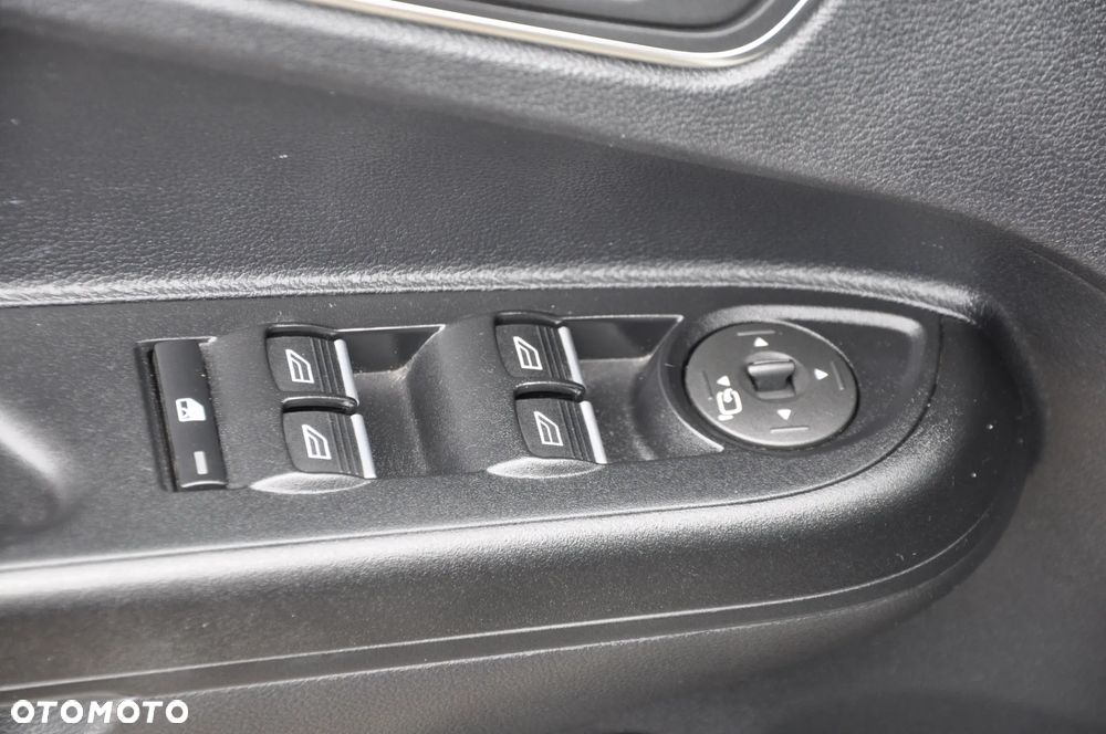Ford B-MAX 1.5 TDCi Colourline - 26