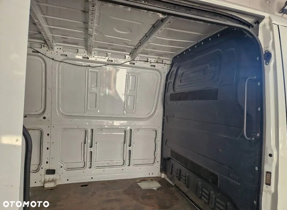 Mercedes-Benz Sprinter - 9
