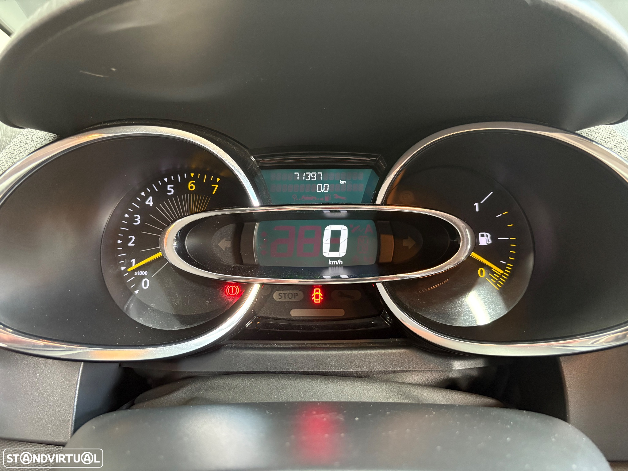 Renault Clio Sport Tourer 0.9 TCE Limited - 38