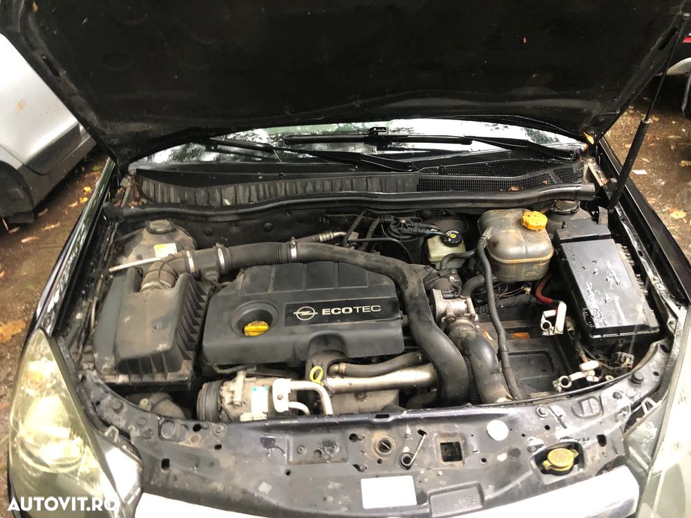Dezmembrez Opel Astra H break negru 1,7 CDTI 2006 Z 20R - 9
