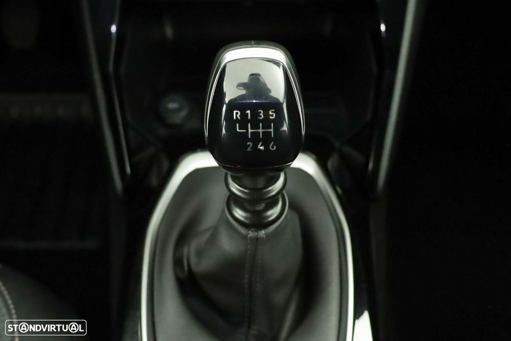 Peugeot 2008 1.2 PureTech Allure - 13