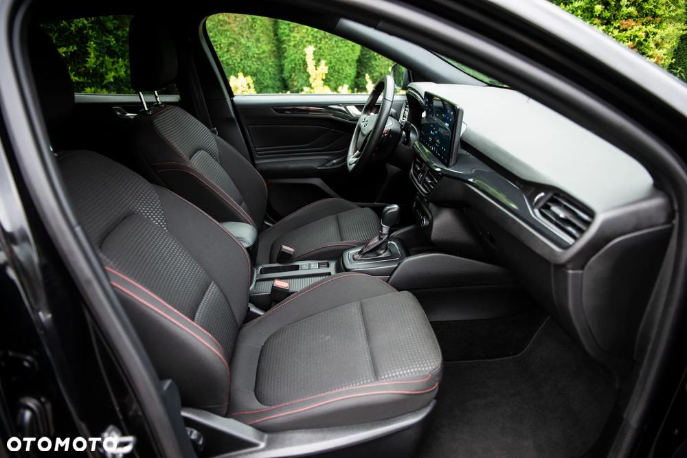 Ford Focus 1.0 EcoBoost mHEV ST-Line Design - 38