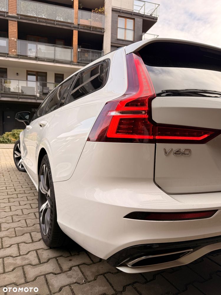 Volvo V60 D4 R-Design - 27