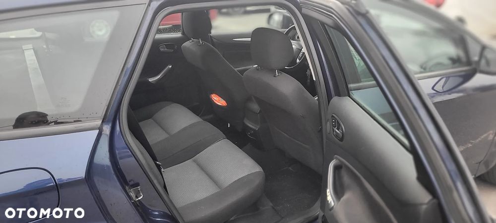 Ford Mondeo 2.0 TDCi Ambiente - 8