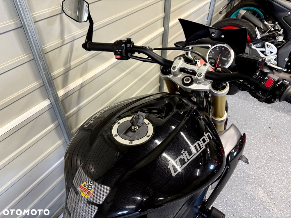 Triumph Street Triple - 11