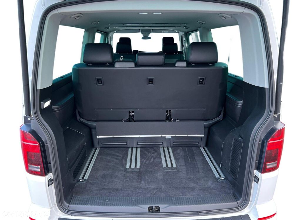 Volkswagen Multivan - 25