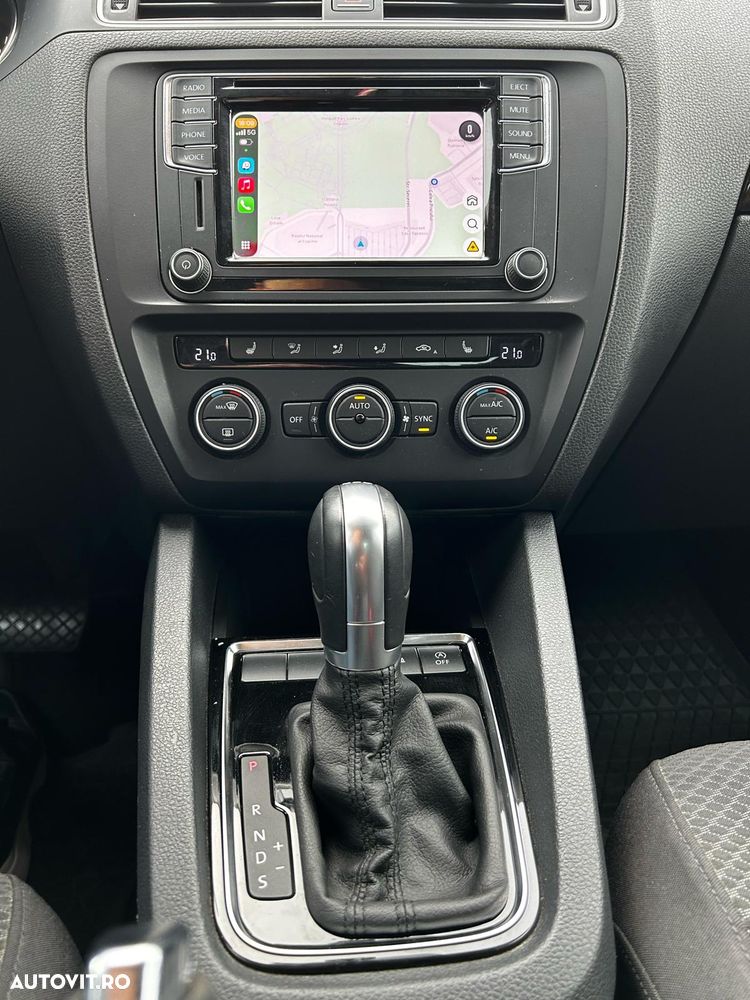 Volkswagen Jetta 2.0 TDI DSG Comfortline - 8