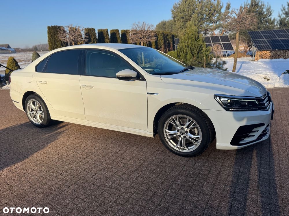 Volkswagen Passat - 1