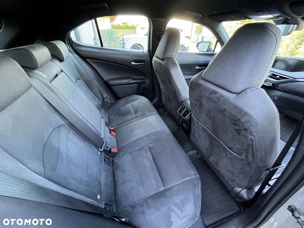 Lexus UX - 21