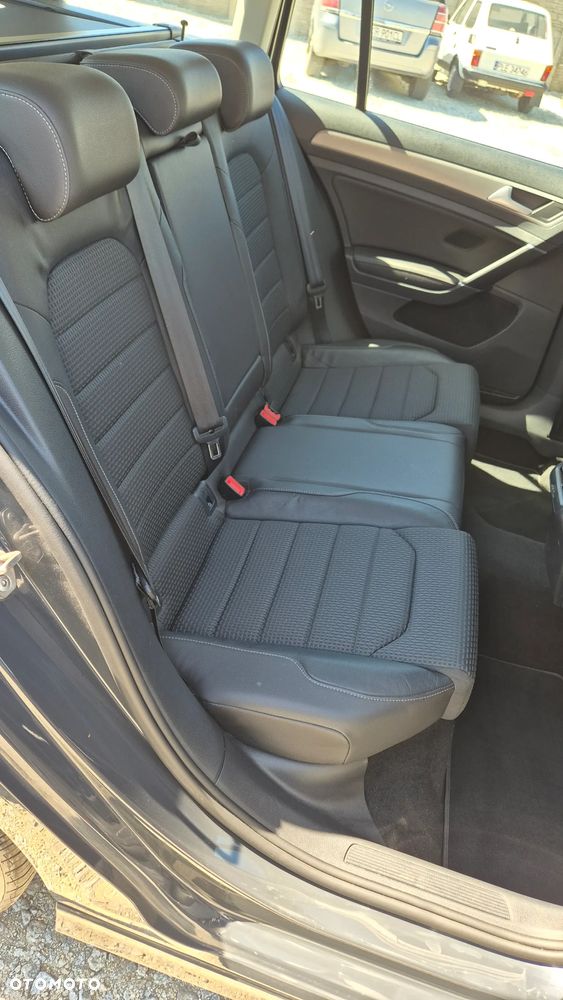 Volkswagen Golf - 38