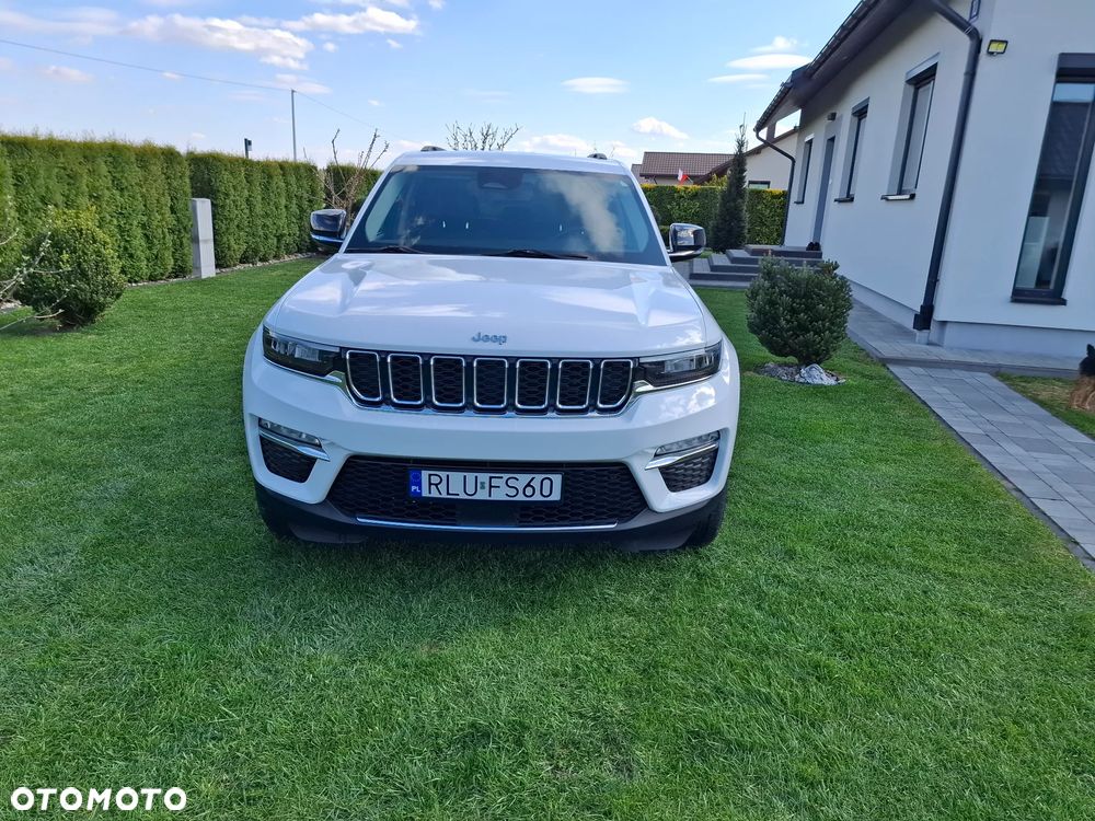 Jeep Grand Cherokee - 24