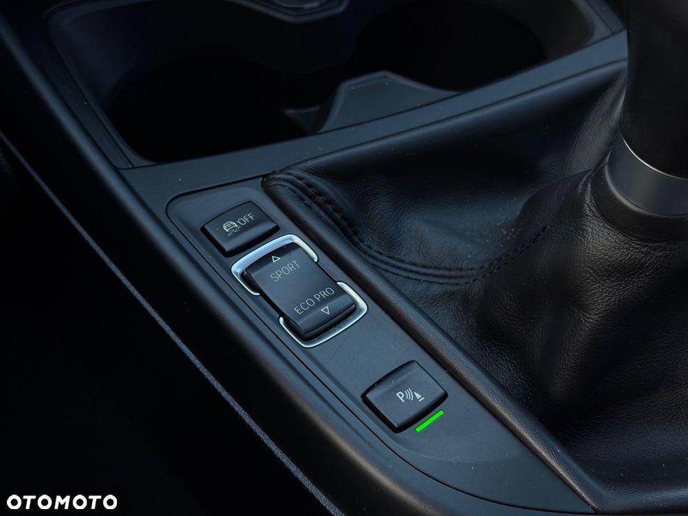 BMW Seria 1 120d M Sport Shadow - 26