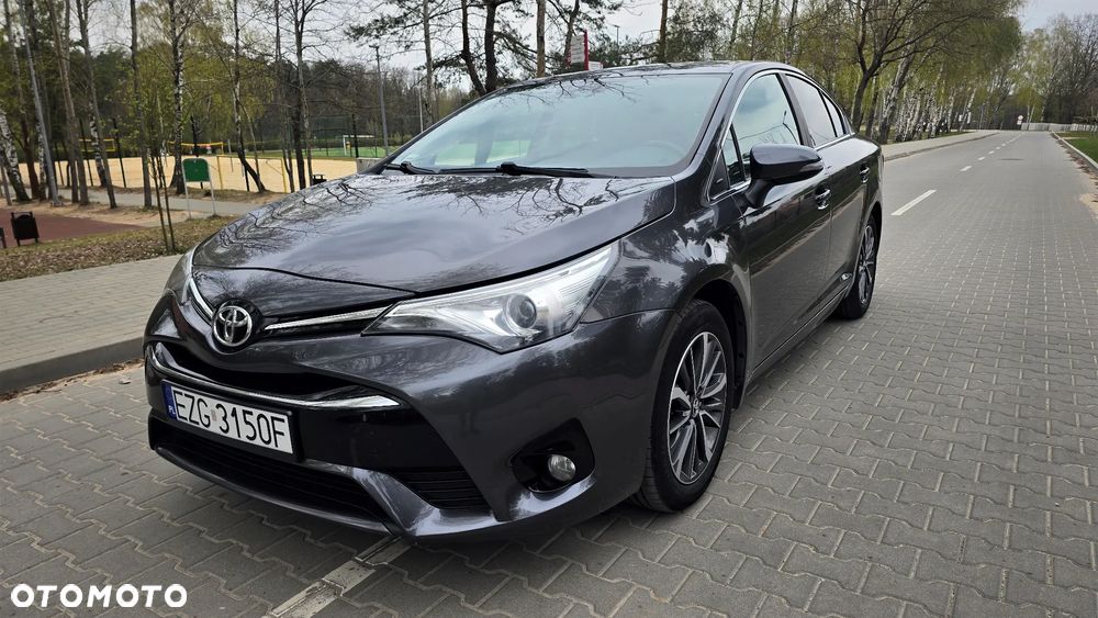 Toyota Avensis 1.8 Premium - 4