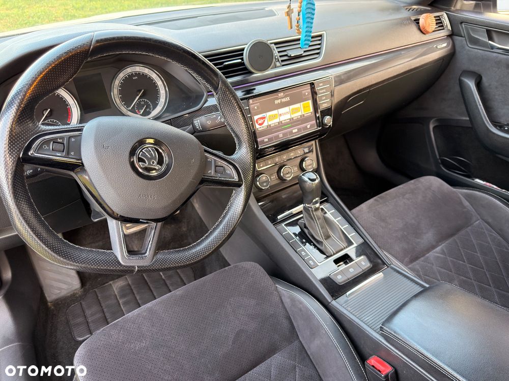 Skoda Superb 2.0 TDI DSG Sportline - 16