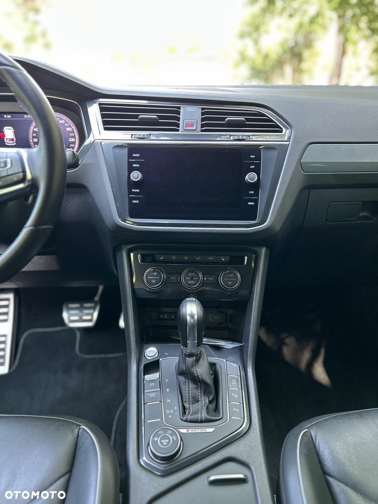 Volkswagen Tiguan - 10
