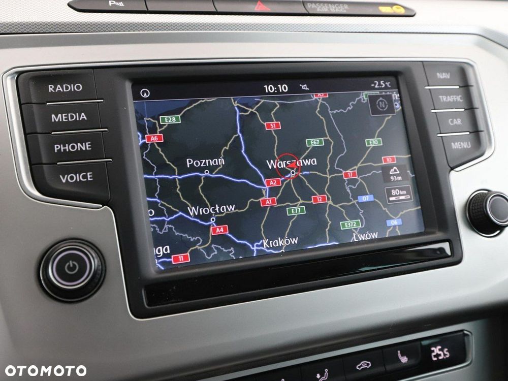 Volkswagen Passat - 25