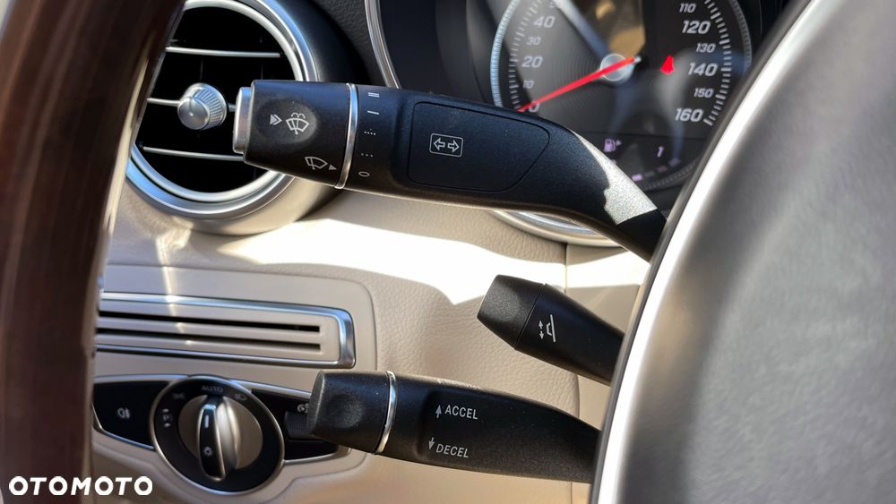 Mercedes-Benz Klasa C 300 9G-TRONIC Exclusive - 15