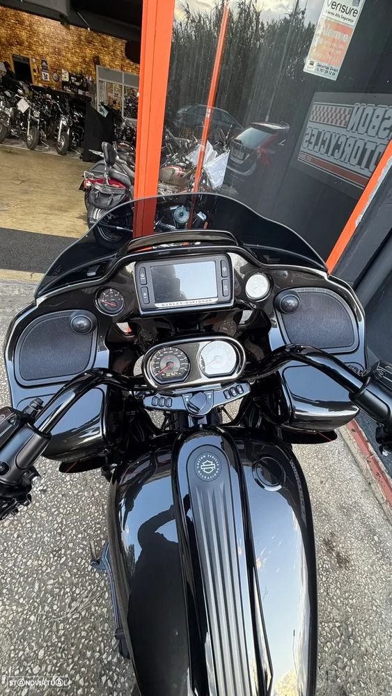 Harley-Davidson FLT Road Glide CVO - 11