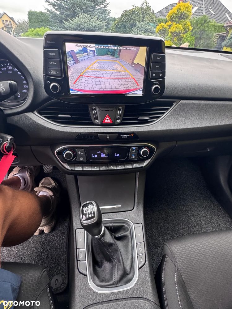 Hyundai i30 1.4 Intro Edition - 8