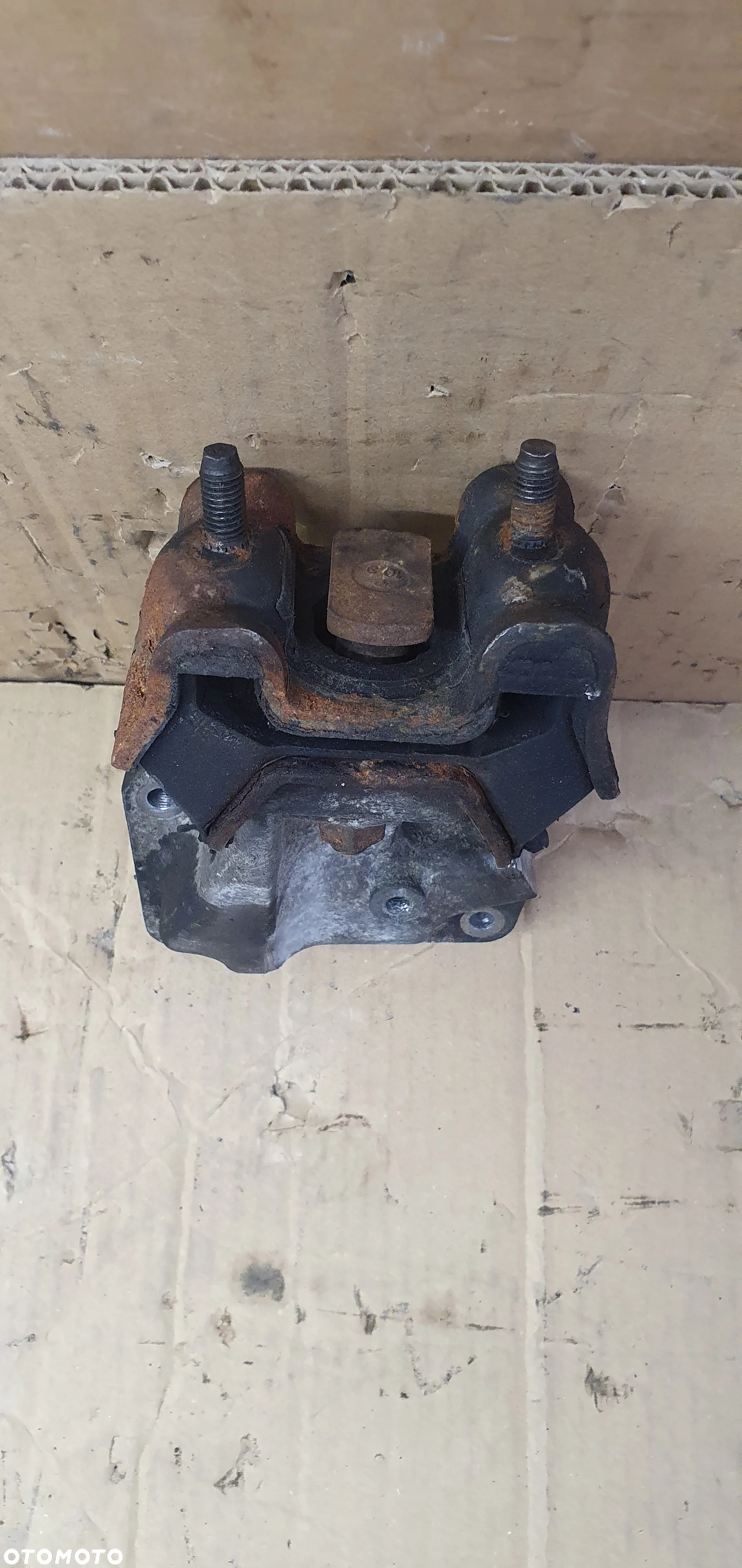 Łapa poduszka silnika Mercedes ML W163 4.0 CDI A6282230304 - 2