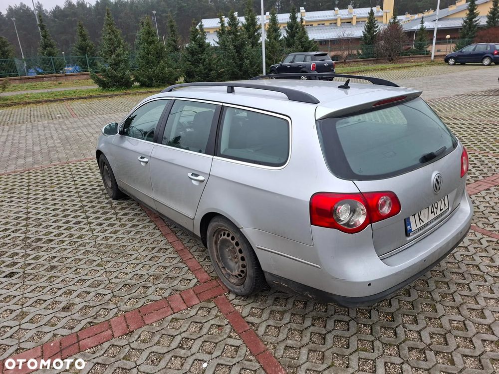 Volkswagen Passat 1.9 TDI DPF Comfortline - 4