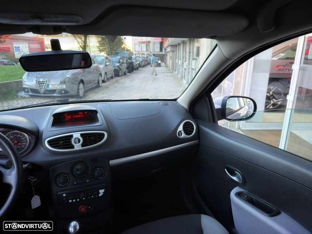 Renault Clio 1.2 16V Dynamique S - 17