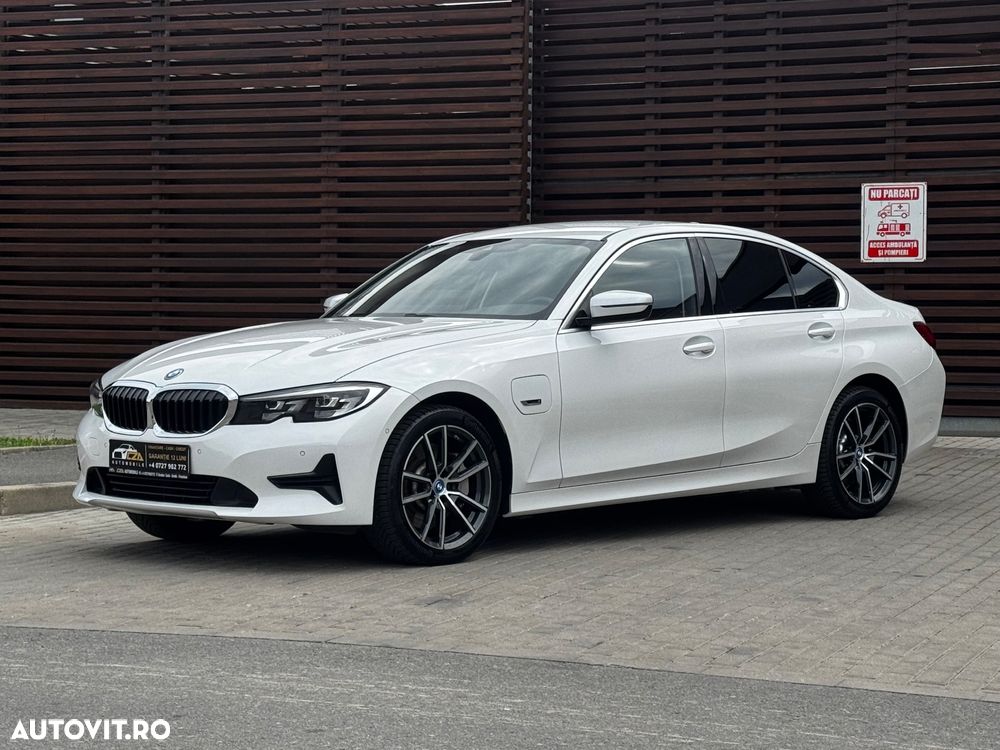 BMW Seria 3 330e Aut. Luxury Line - 4