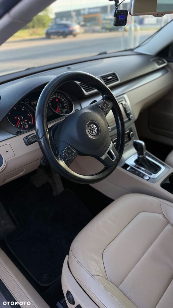 Volkswagen Passat 2.0 TDI DPF Trendline DSG - 9