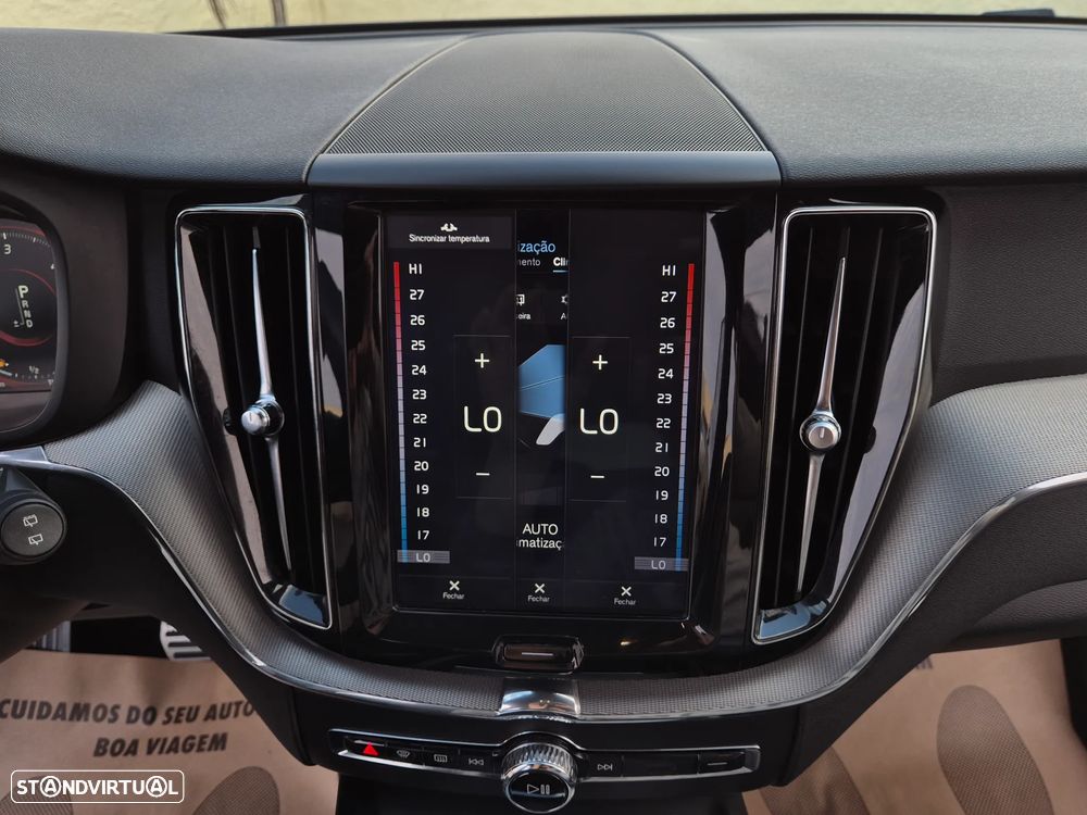 Volvo XC 60 2.0 D4 R-Design AWD Geartronic - 36