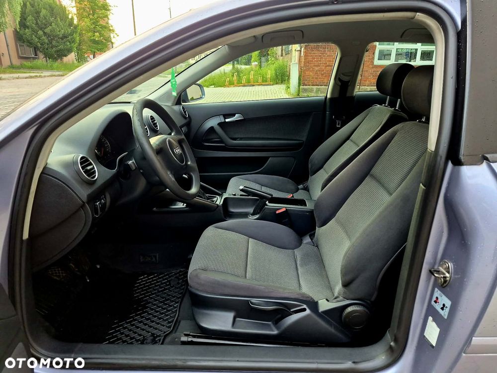 Audi A3 3-drzwiowe 1.6 Ambition - 12
