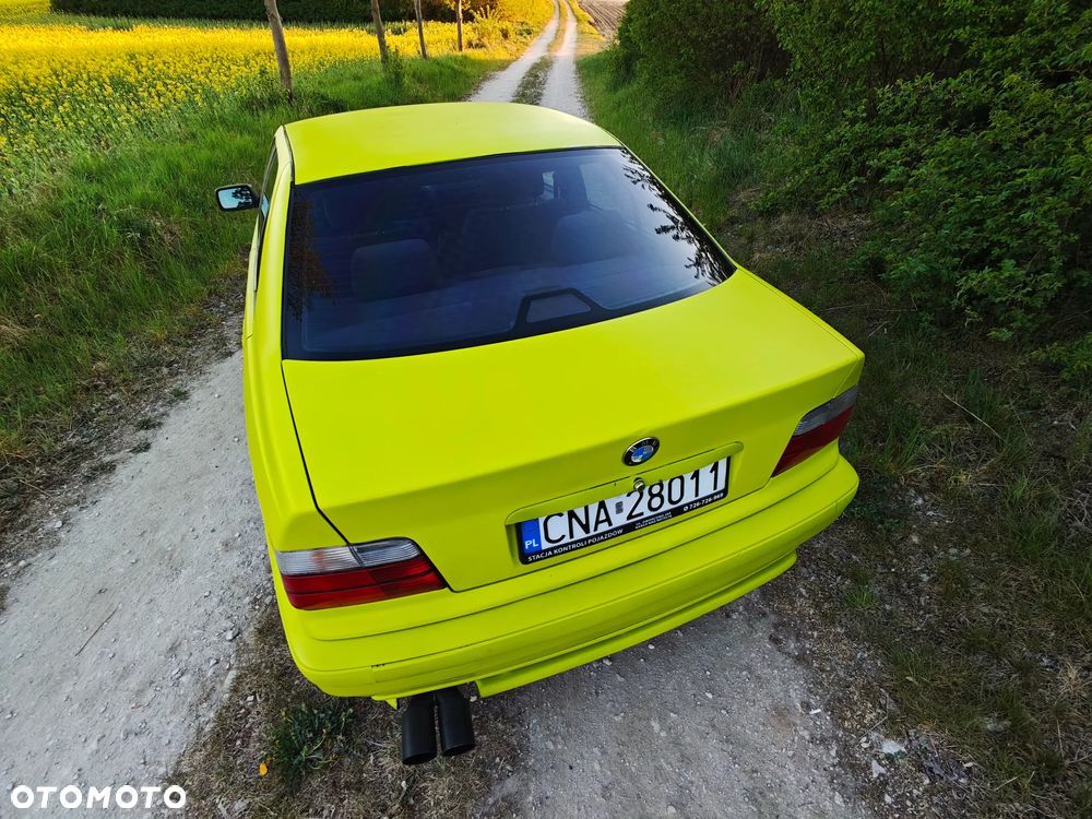 BMW Seria 3 318i - 25