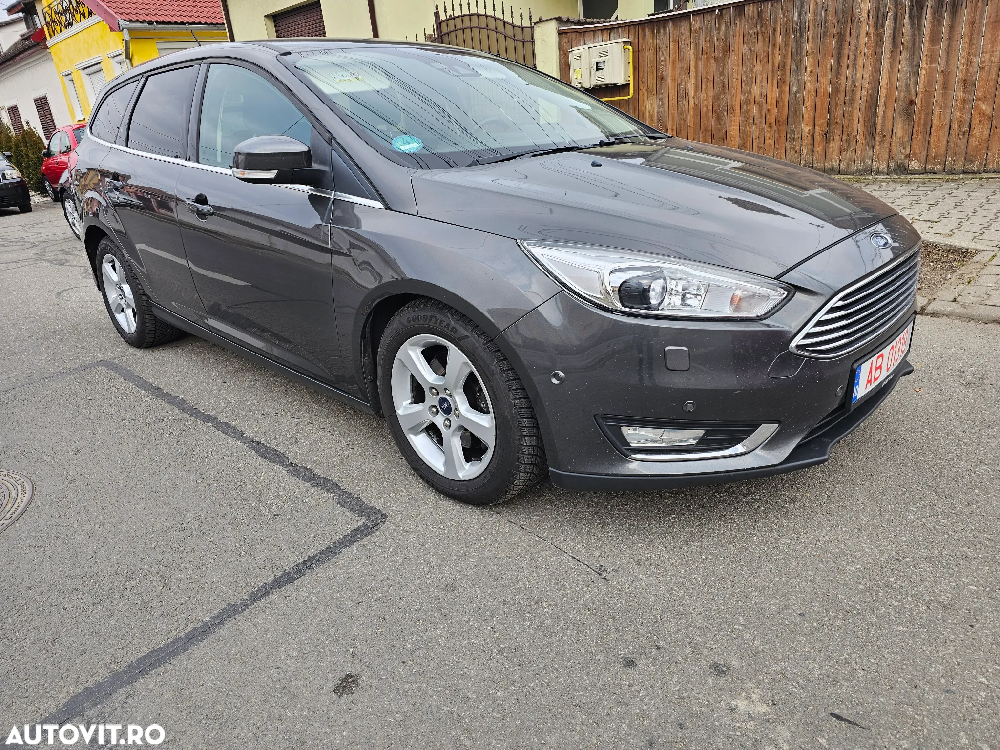 Ford Focus 2.0 TDCi DPF Start-Stopp-System Aut. Titanium - 2
