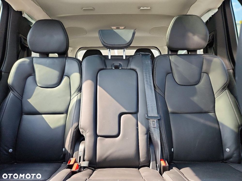 Volvo XC 90 T8 AWD Ultra Black Edition - 11