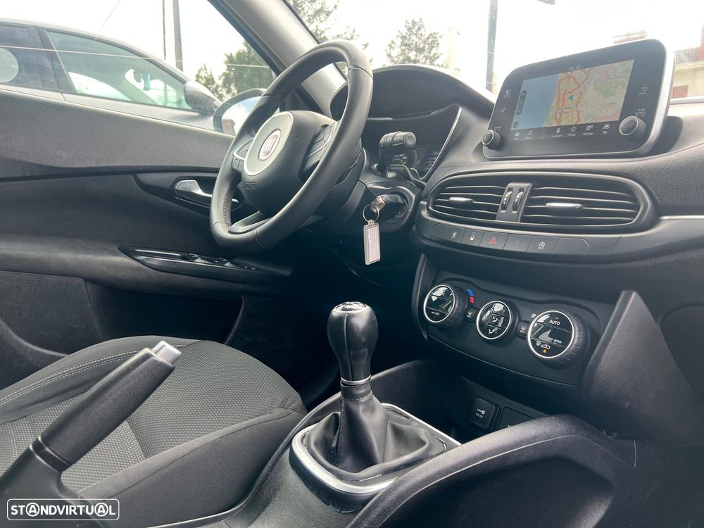 Fiat Tipo Station Wagon 1.3 M-Jet Lounge Tech - 16