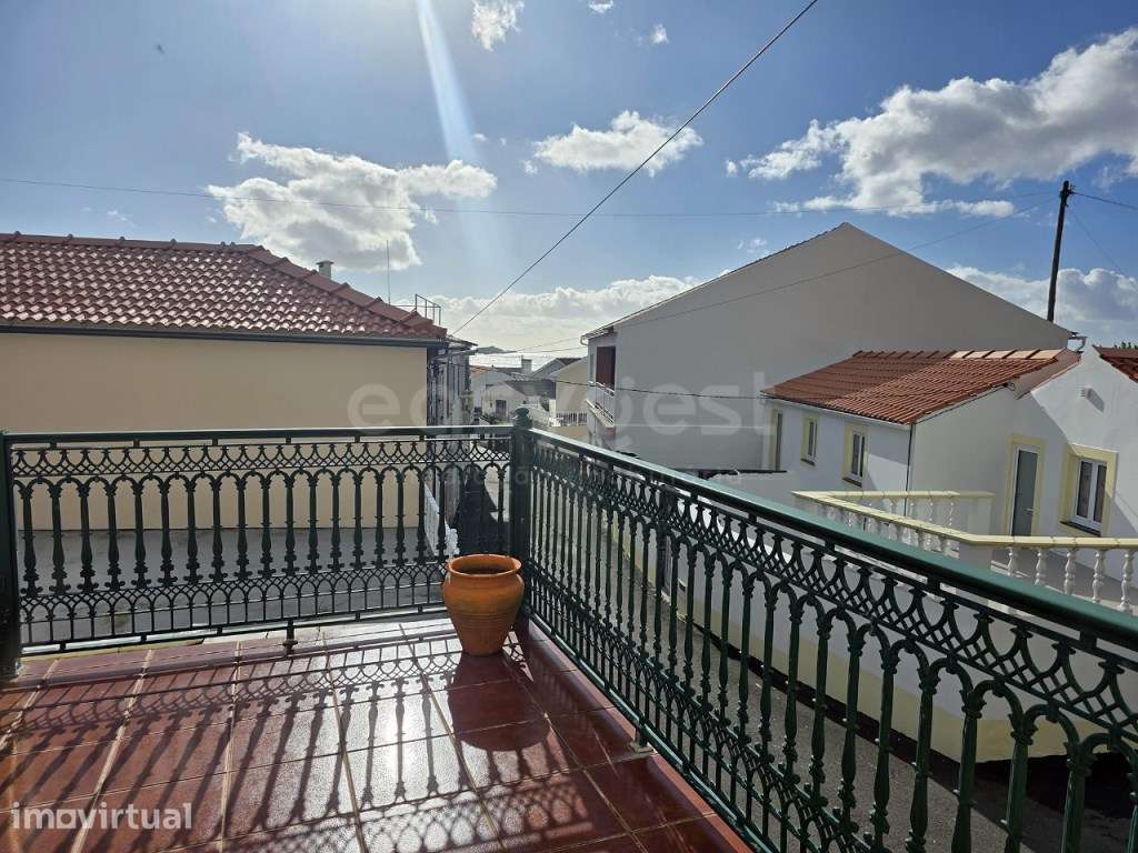 Moradia T3 na Ribeira do Meio, Lajes do Pico 196 m², Terraço com Vi... - Grande imagem: 3/21