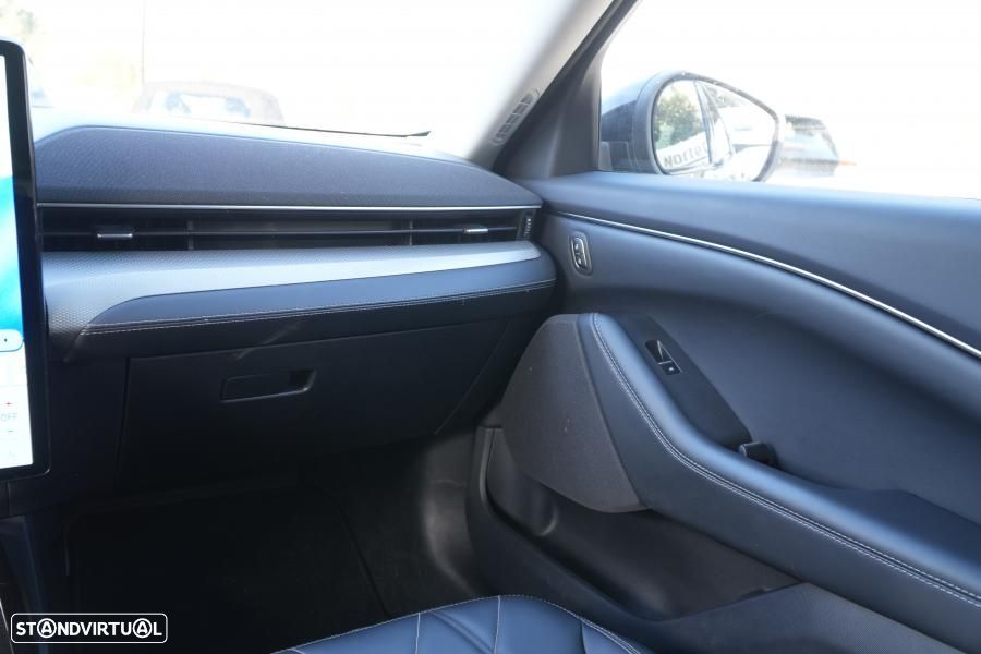 Ford Mustang Mach-E 75.7 kWh Premium AWD - 26